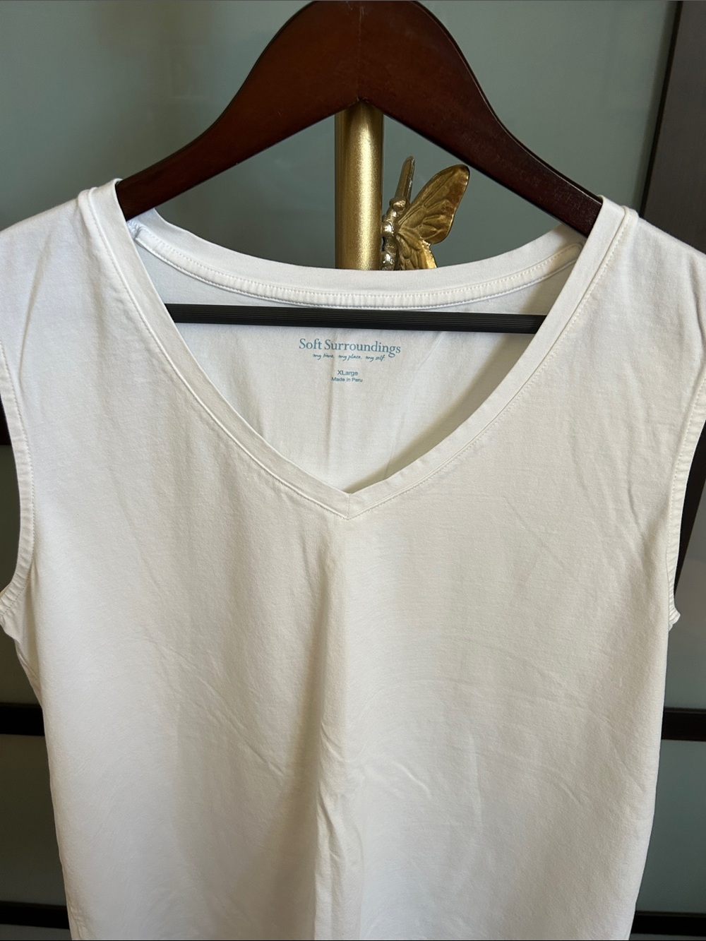 Soft Surroundings White V-Neck Sleeveless Tunic Length Tank